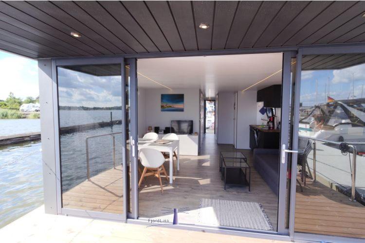Hausboot Fjord Aries Mit Dachterrasse In Schleswig Hotel Kültér fotó