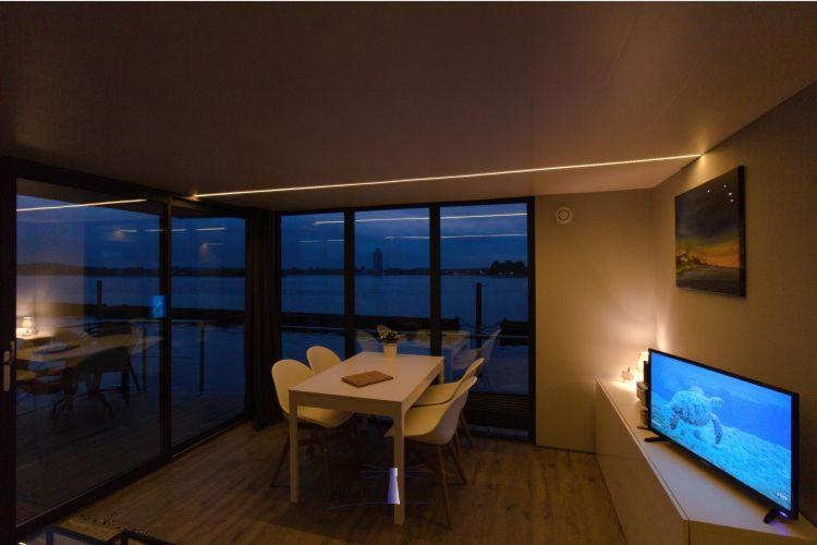 Hausboot Fjord Aries Mit Dachterrasse In Schleswig Hotel Kültér fotó